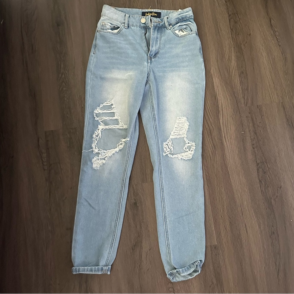 Mom style jeans that I got from TJ Maxx. They were never worn.